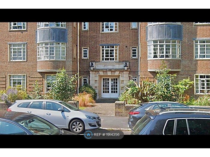 1 Bedroom Flat To Rent In Harewood Court, Hove, BN3