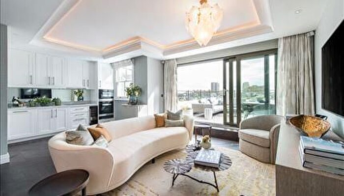 2 Bedroom Flat To Rent In Prince Of Wales Terrace, Kensington, London, W8