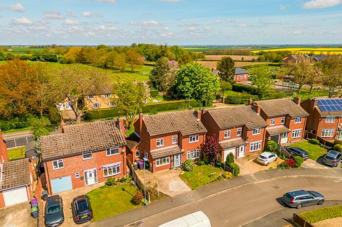 4 Bedroom Detached House For Sale In Wyatt Close, Martin, LN4