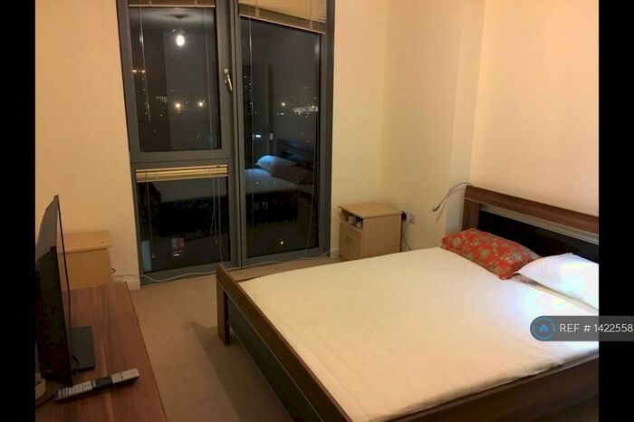 2 Bedroom Flat To Rent In George Hudson Tower, London, E15