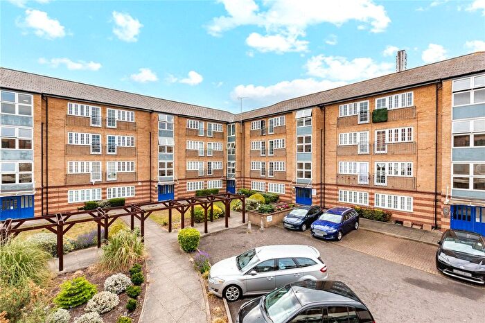 1 Bedroom Flat To Rent In Logan Mews, Romford, RM1