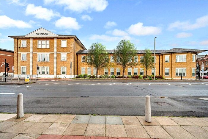 2 Bedroom Flat To Rent In Chertsey, Surrey, KT16