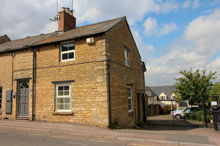 2 Bedroom End Of Terrace House For Sale In Albion Street, Chipping Norton, OX7