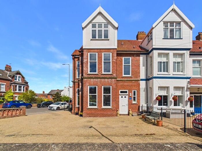 4 Bedroom Town House For Sale In Lowestoft, Suffolk, NR32