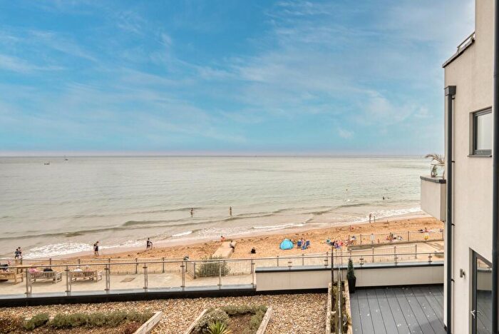 2 Bedroom Flat For Sale In Beach Drive, Ramsgate, Kent, CT11