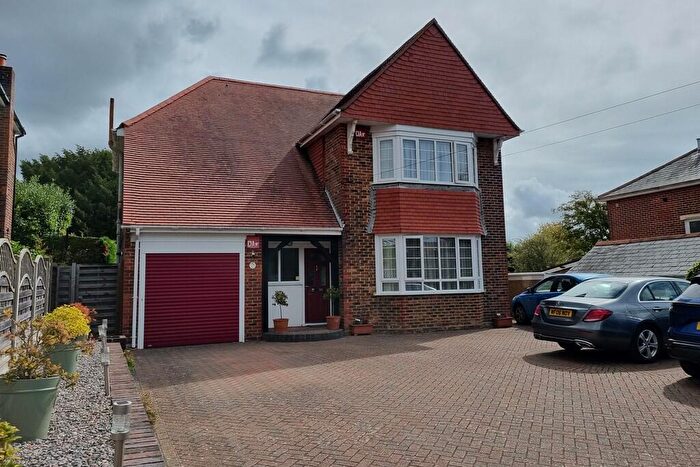 4 Bedroom Detached House For Sale In Drayton, Hampshire, PO6
