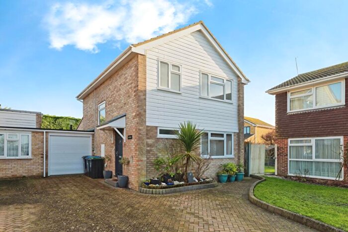 3 Bedroom Link Detached House For Sale In Mark Avenue, Ramsgate, Kent, CT11