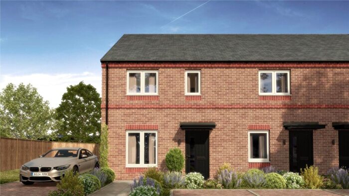 3 Bedroom Terraced House For Sale In Berry Close, Catshill, Bromsgrove, Worcestershire, B61