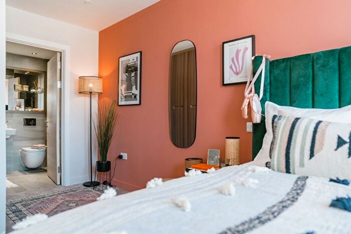 2 Bedroom Flat To Rent In The Mercian Broad Street, Birmingham, B15