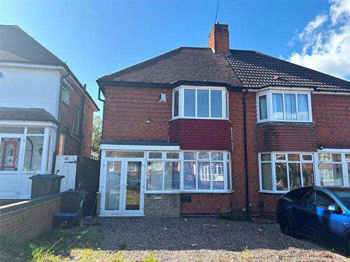 3 Bedroom Semi Detached House For Sale In Lewis Road, Birmingham, West Midlands, B30