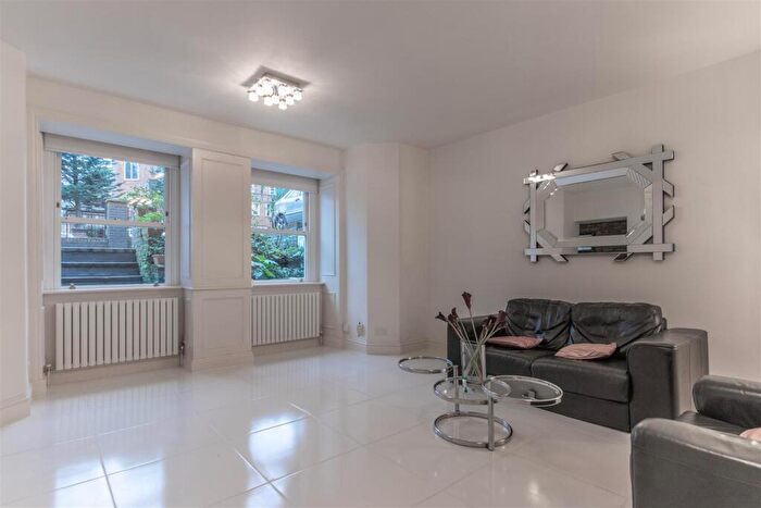 2 Bedroom Apartment To Rent In Fitzjohn Avenue, Hampstead, NW3