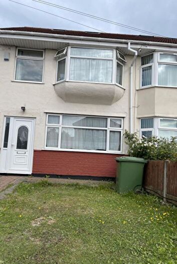 5 Bedroom Semi-Detached House To Rent In Hayes, UB3