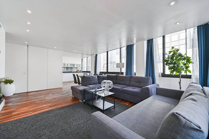 2 Bedroom Flat To Rent In Gilbert Street, Mayfair, London, W1K