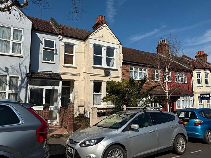 2 Bedroom Flat To Rent In Rookstone Road, London, SW17