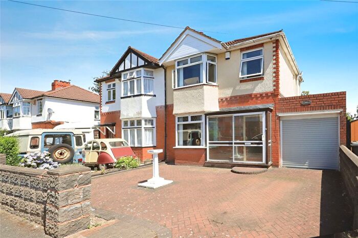 3 Bedroom Semi Detached House For Sale In Plascom Road, Wolverhampton, West Midlands, WV1
