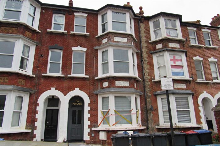 2 Bedroom Flat To Rent In Victoria Park, Herne Bay, CT6