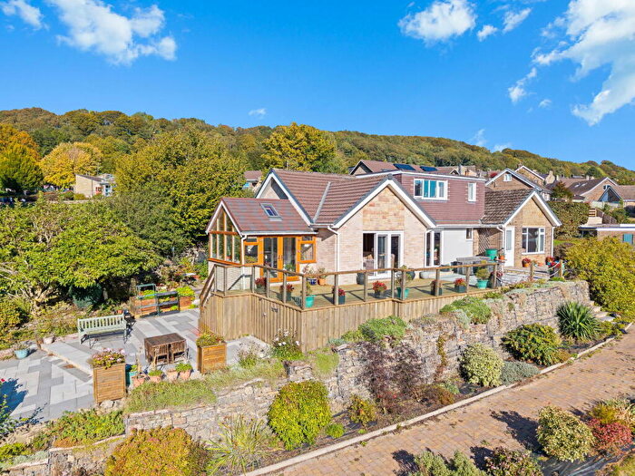 4 Bedroom Detached Bungalow For Sale In West Crescent, Matlock, DE4