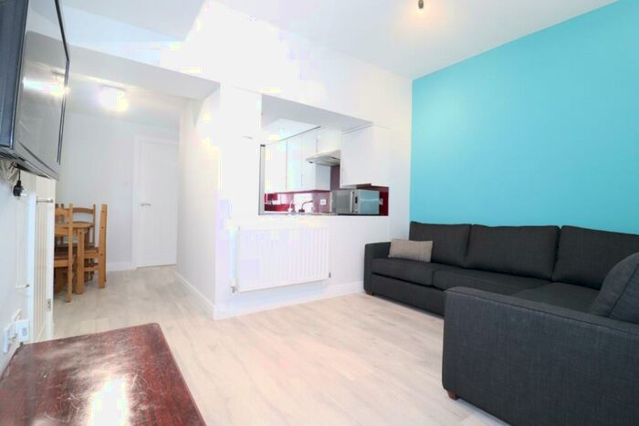 6 Bedroom Terraced House To Rent In Bedford Street, Cathays, CF24