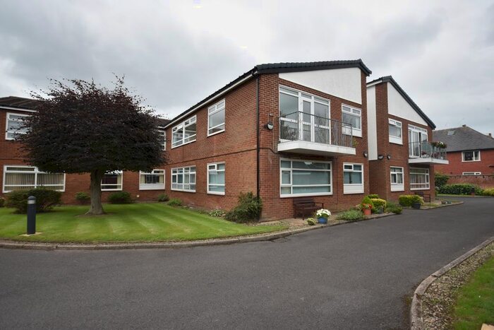 2 Bedroom Flat To Rent In St. Annes Road East, Lytham St. Annes, FY8