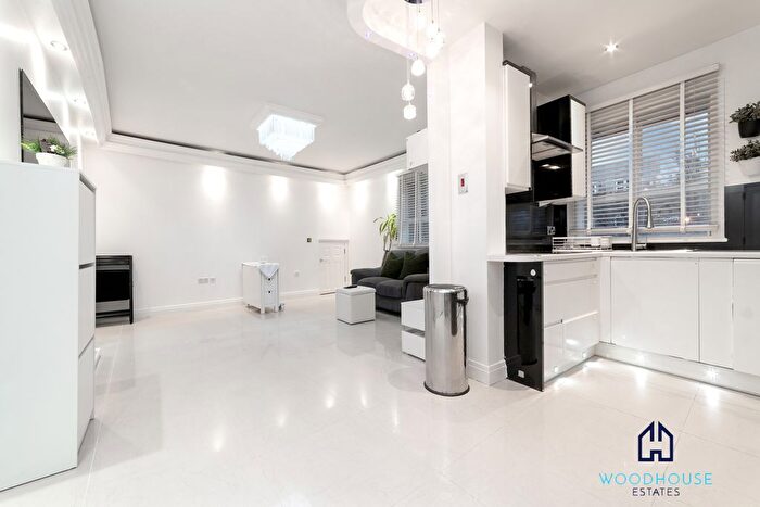 1 Bedroom Flat To Rent In Constable Close, London, N11