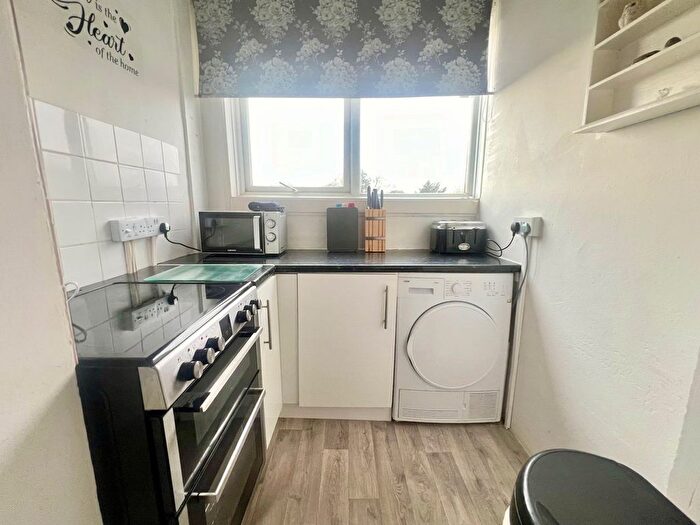1 Bedroom Flat For Sale In Park Road, Bexhill On Sea, TN39