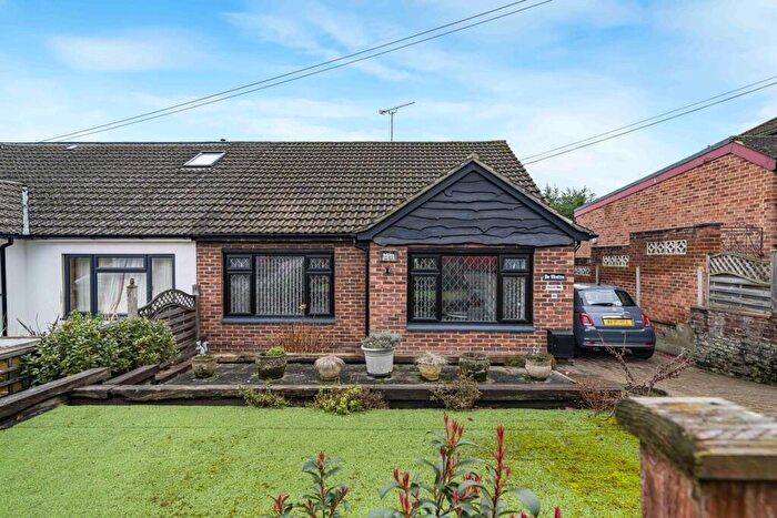 2 Bedroom Bungalow For Sale In Squires Way, Joydens Wood, DA2