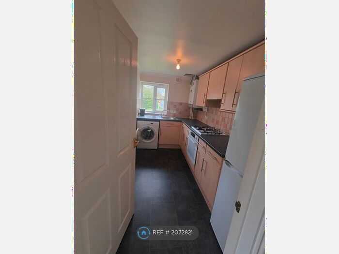 2 Bedroom Flat To Rent In Sterling Court, Bursledon, Southampton, SO31