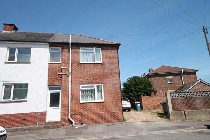 2 Bedroom Flat To Rent In Palmers Road, Emsworth., PO10