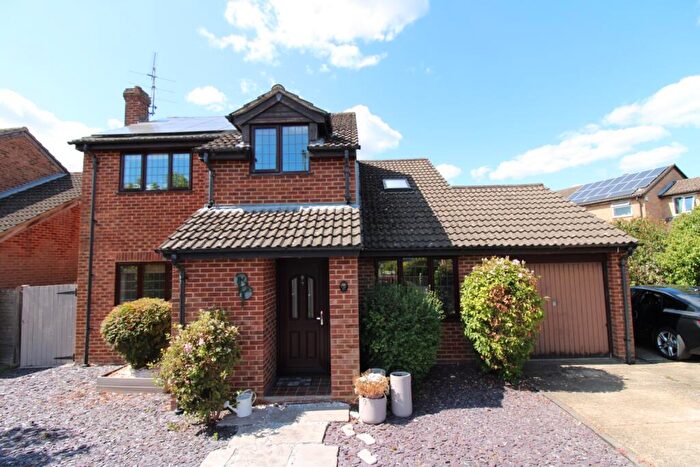 4 Bedroom Detached House To Rent In Old Brickfield Road, Aldershot, Hampshire, GU11
