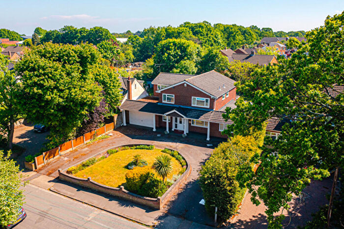 5 Bedroom Detached House For Sale In The Chase, Benfleet, SS7