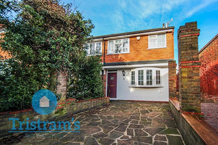 3 Bedroom Semi-Detached House To Rent In Mirberry Mews, Sherwin Road, Nottingham, NG7