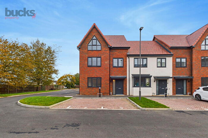 3 Bedroom Terraced House For Sale In Plot . Eighth Avenue. Aylesbury., HP19