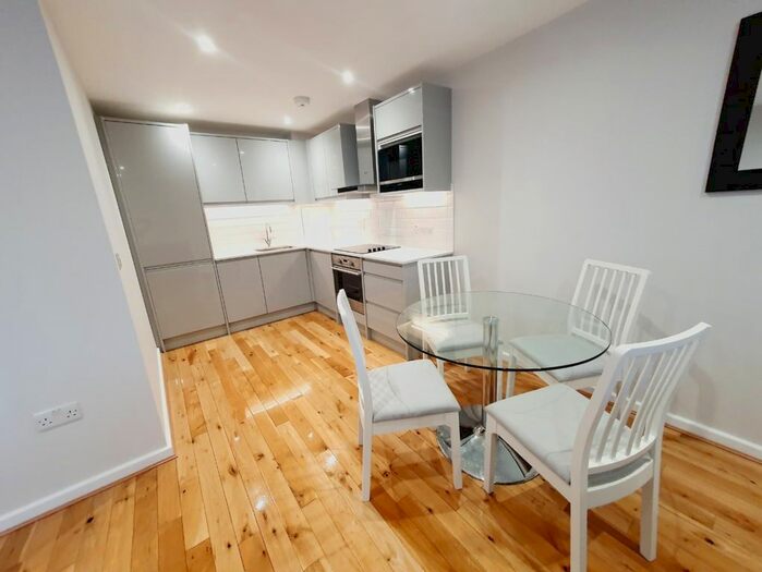 1 Bedroom Flat To Rent In Flat Amisha Court, Grange Road, London, SE1