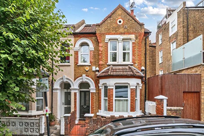 2 Bedroom Flat For Sale In Glycena Road, London, SW11