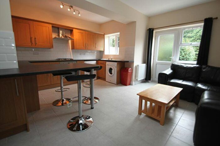 6 Bedroom Detached House To Rent In Osborne Road, Bournemouth, BH9