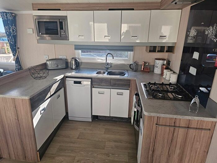 2 Bedroom Mobile/park Home For Sale In Stanford Bishop, Worcester, WR6