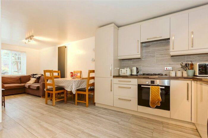 3 Bedroom End Of Terrace House To Rent In Avon Close, Crews Hole, Bristol BS5