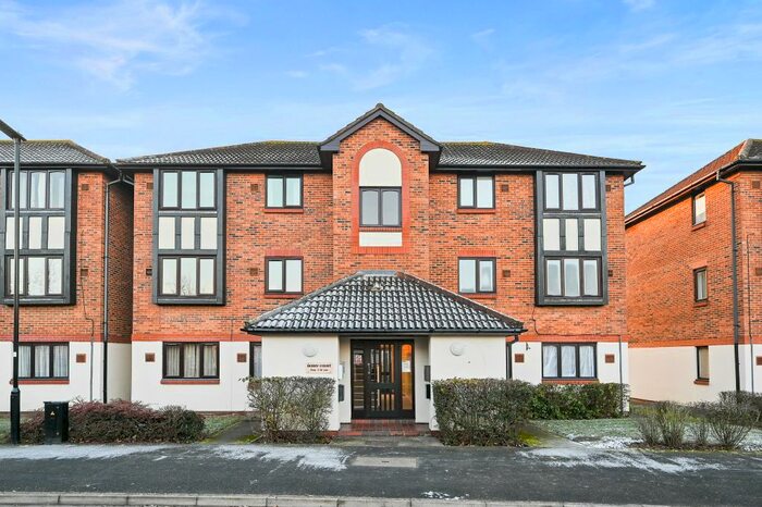 1 Bedroom Flat To Rent In Berry Court, Hounslow, TW4