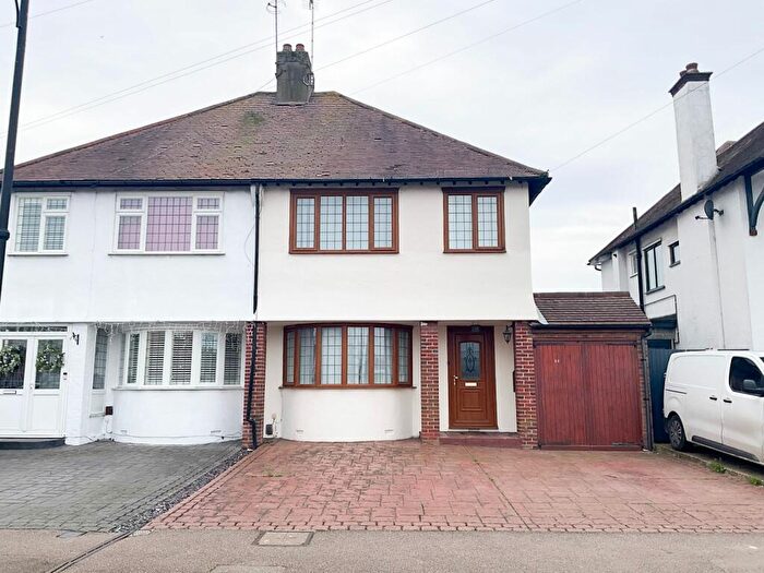 3 Bedroom Semi-Detached House To Rent In Midhurst Avenue, Westcliff-on-Sea, SS0