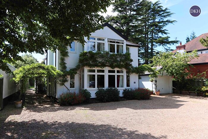 5 Bedroom Detached House For Sale In Heronsgate Road, Chorleywood, Rickmansworth, Hertfordshire, WD3