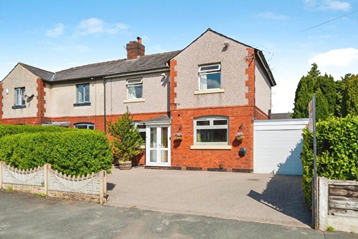 3 Bedroom Semi Detached House For Sale In North Avenue, Farnworth, Bolton, Greater Manchester, BL4