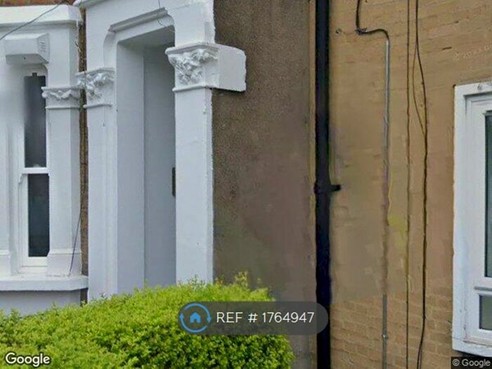 1 Bedroom Flat To Rent In Macfarlane Road, London, W12