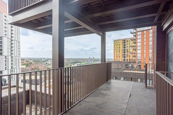 2 Bedroom Flat To Rent In Legacy Building, Embassy Gardens, London, SW11