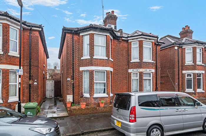 3 Bedroom Semi Detached House For Sale In Harold Road, Shirley, Southampton, Hampshire, SO15