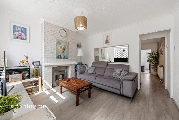 2 Bedroom Terraced House For Sale In Sumner Road, Croydon, CR0