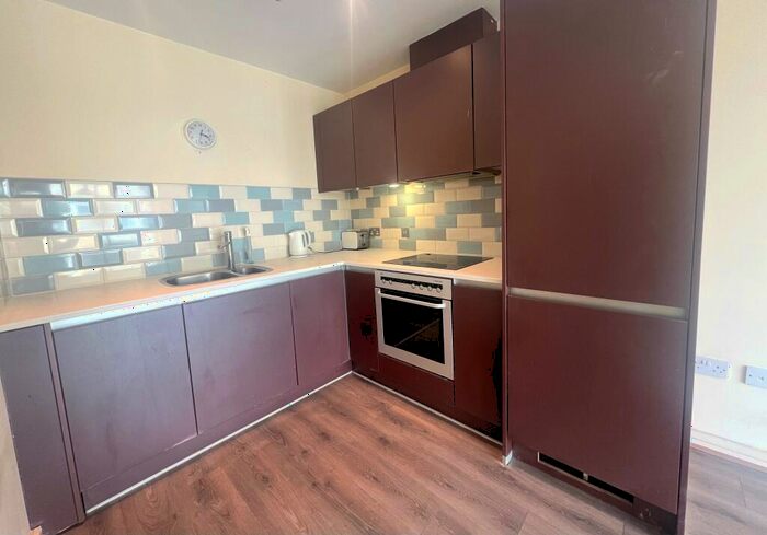 1 Bedroom Apartment To Rent In St Martins Gate, B2