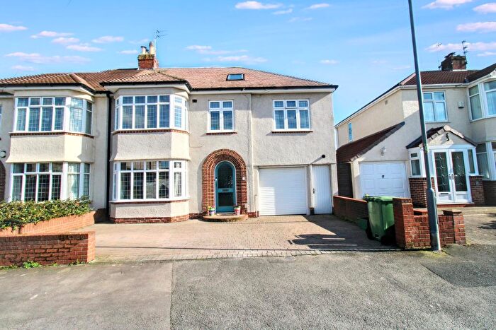 6 Bedroom Semi Detached House For Sale In Amberley Road, Bristol, BS16