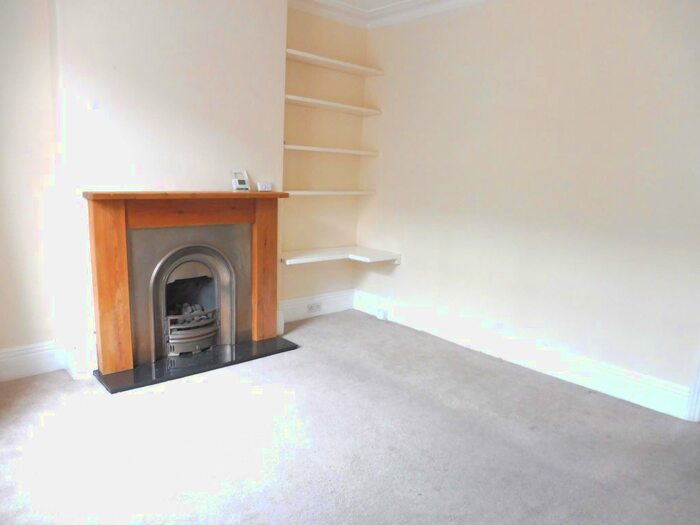 2 Bedroom Property To Rent In Cheltenham Place, Halifax HX3