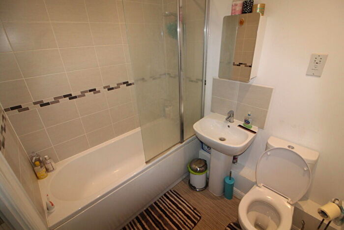 1 Bedroom Apartment For Sale In Stoke Road, Slough, SL2