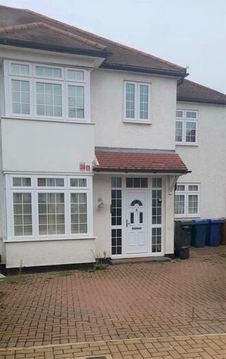 5 Bedroom Semi-Detached House To Rent In Park Close Harrow, HA3